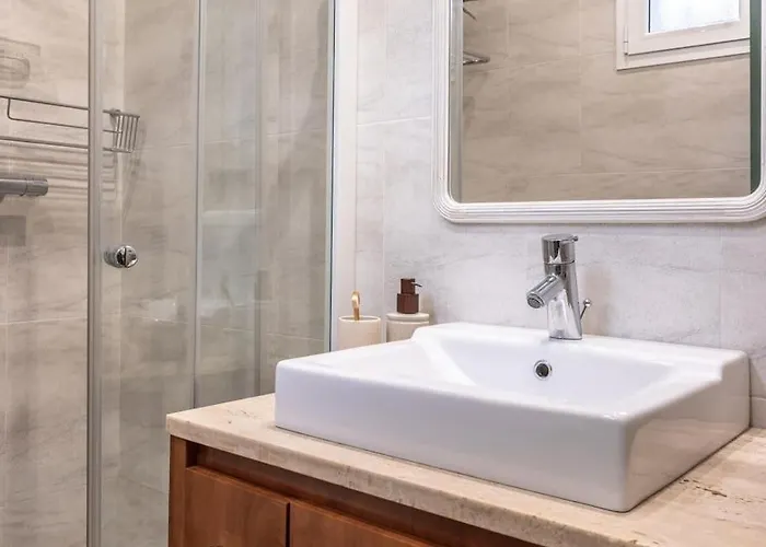 Intermodal By Aston Apartment *